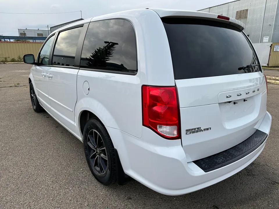 Dodge Grand Caravan 2017 photo 3