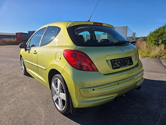 Peugeot 207 2007 photo 4