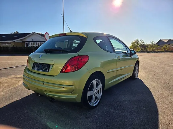 Peugeot 207 2007 photo 3
