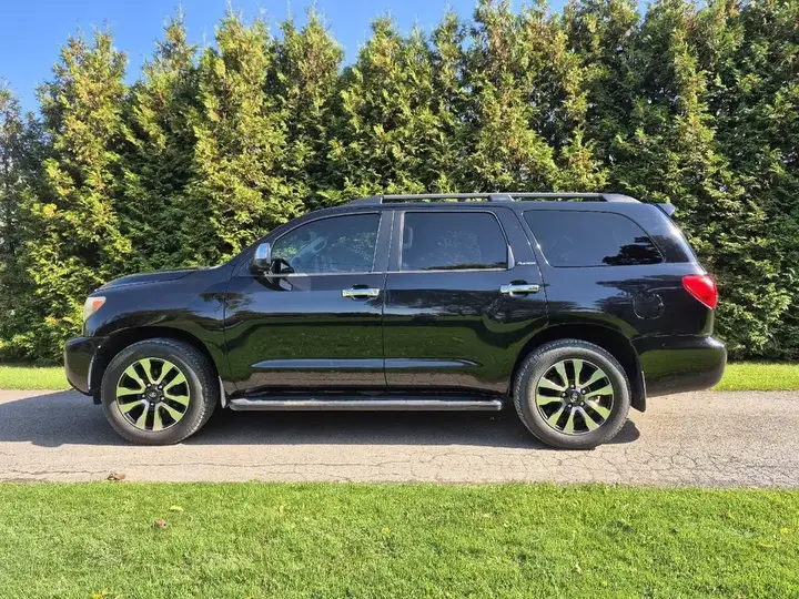 Toyota Sequoia 2008 photo 2