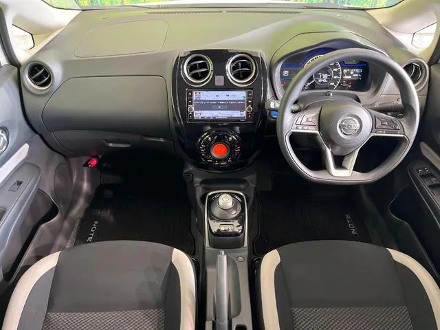 Nissan Note 2017 photo 2