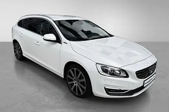 Volvo V60 2016 photo 2