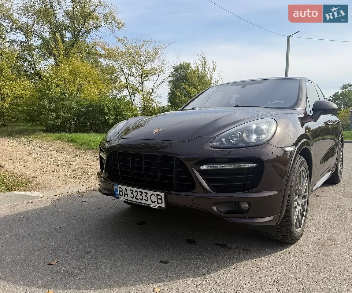 Porsche Cayenne 2013 photo 2