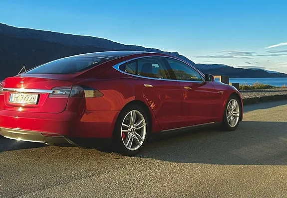 Tesla Model S 2015 photo 3