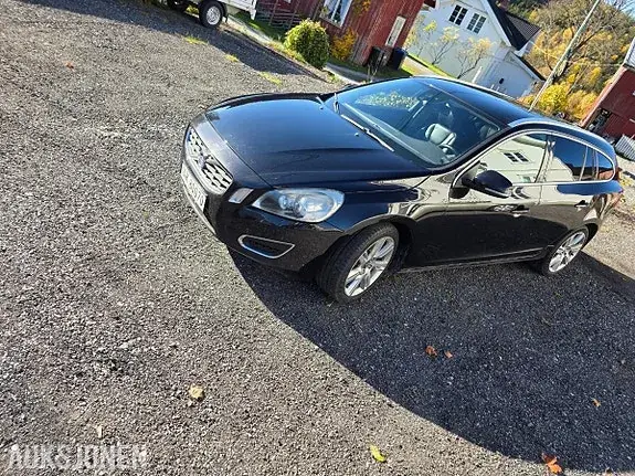 Volvo V60 2011 photo 2