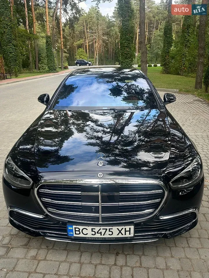 Mercedes-Benz S-Class