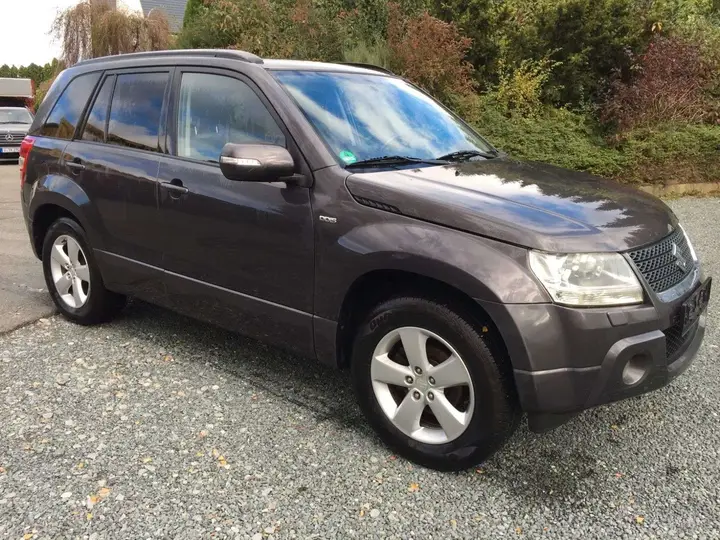 Suzuki Grand Vitara 2011 photo 3