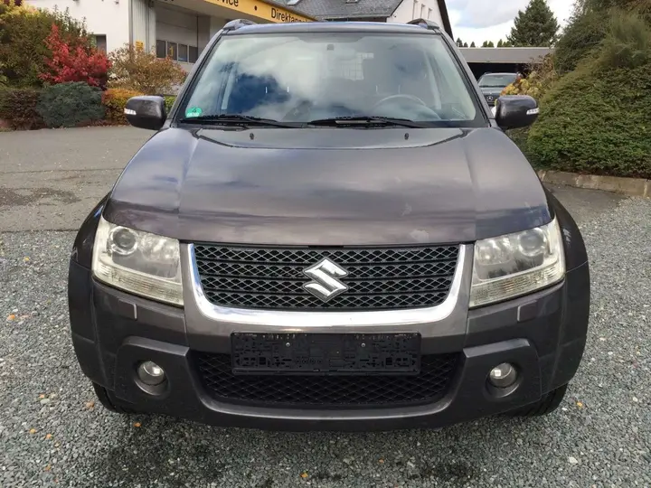 Suzuki Grand Vitara 2011 photo 2