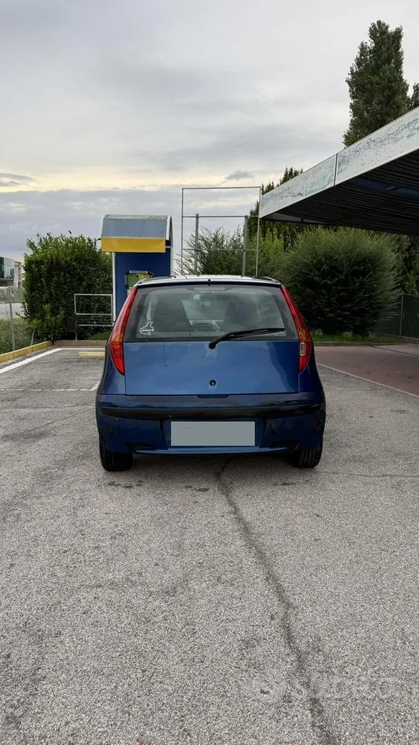 Fiat Punto 2002 photo 2