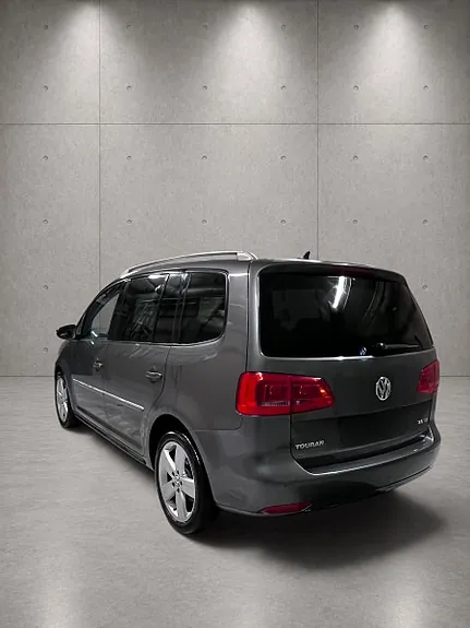 Volkswagen Touran 2011 photo 5