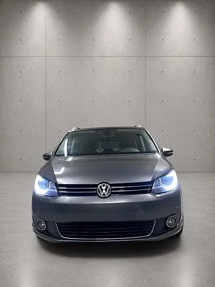 Volkswagen Touran 2011 photo 3