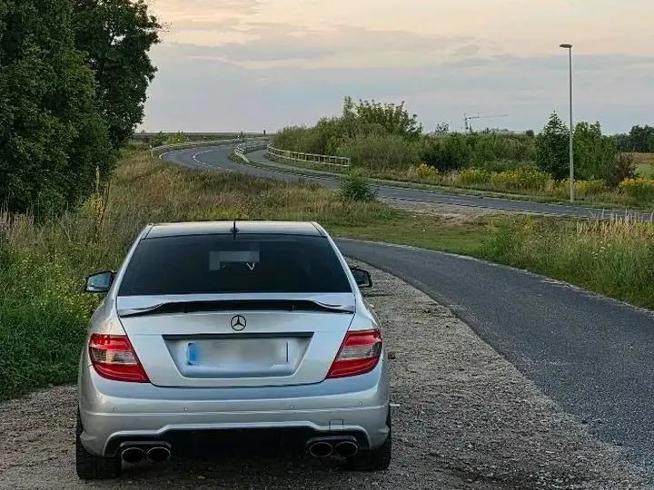 Mercedes-Benz C200