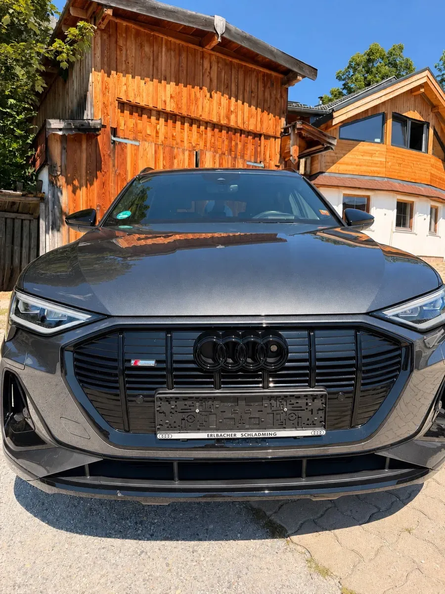 Audi E-Tron 2022 photo 2