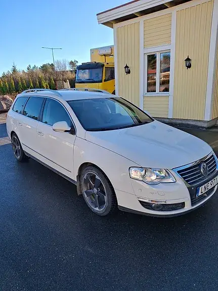 Volkswagen Passat 2010 photo 2
