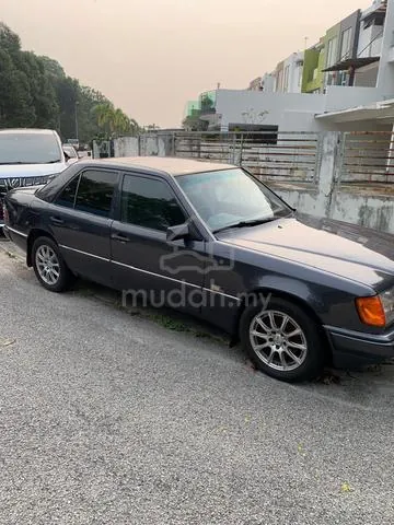Mercedes-Benz 230
