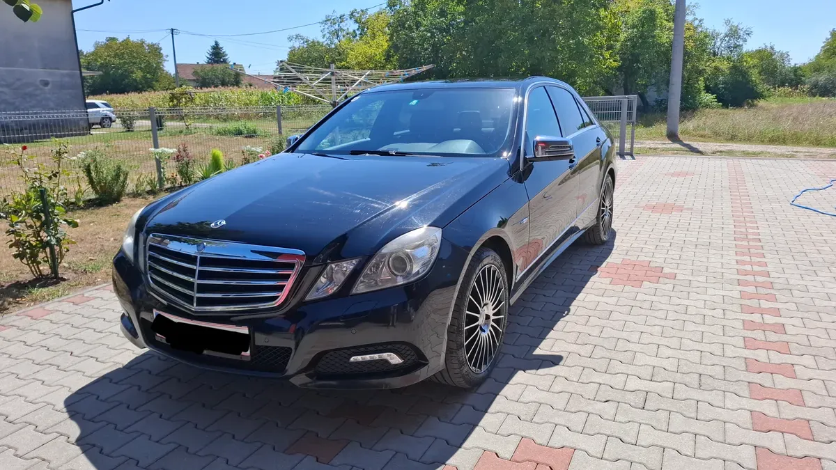 Mercedes-Benz E-Class 2009 photo 2