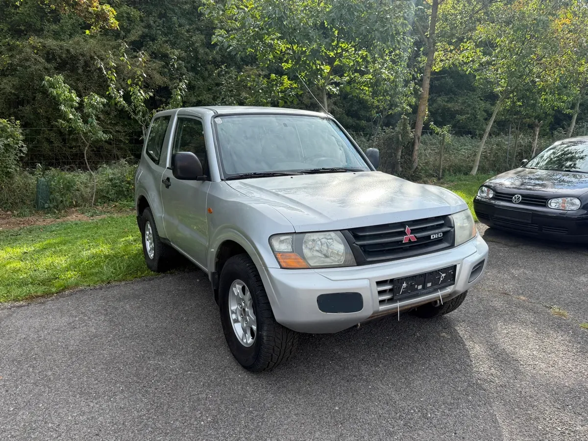 Mitsubishi Pajero 2001 photo 2