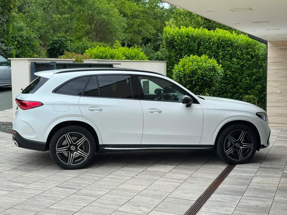 Mercedes-Benz Glc-Class 2023 photo 3