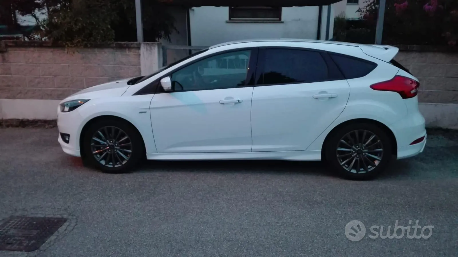 Ford Focus 2017 photo 2