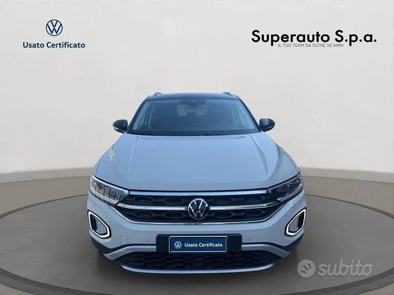 Volkswagen T-Roc 2023 photo 2