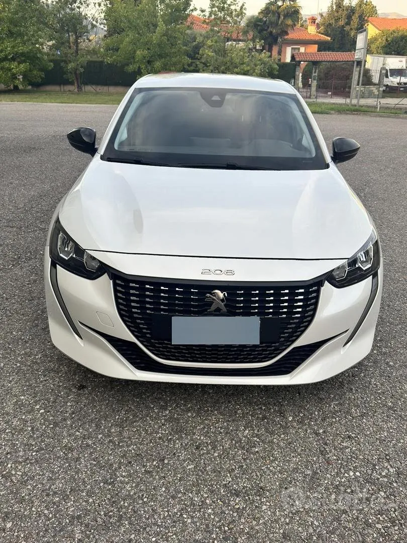 Peugeot 208 2022 photo 3