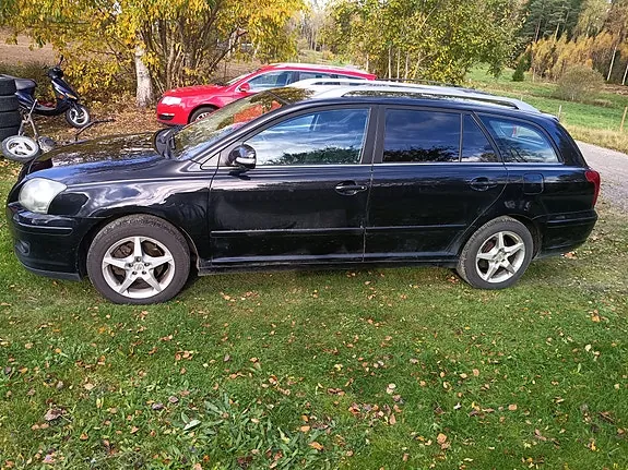 Toyota Avensis 2006 photo 4