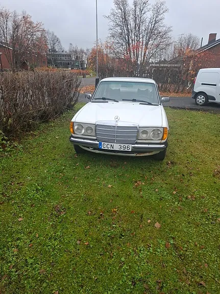 Mercedes-Benz 220 D
