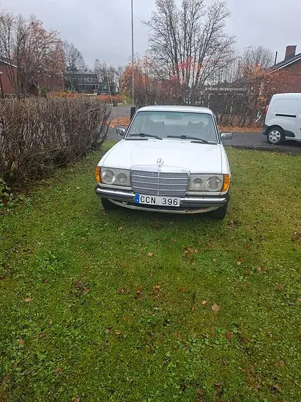 Mercedes-Benz 220 D