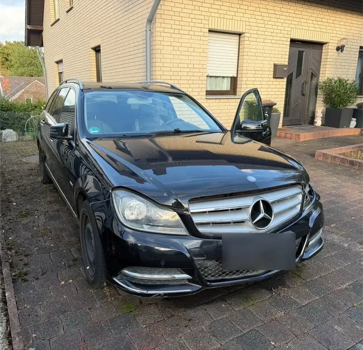 Mercedes-Benz C220