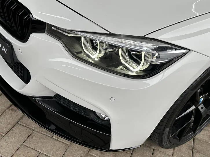 BMW 3 Series 2012 photo 2