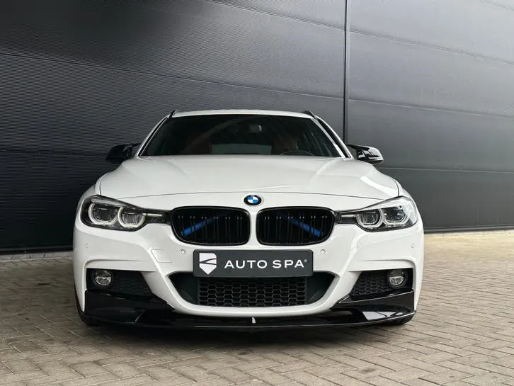 BMW 3 Series 2012 photo 3