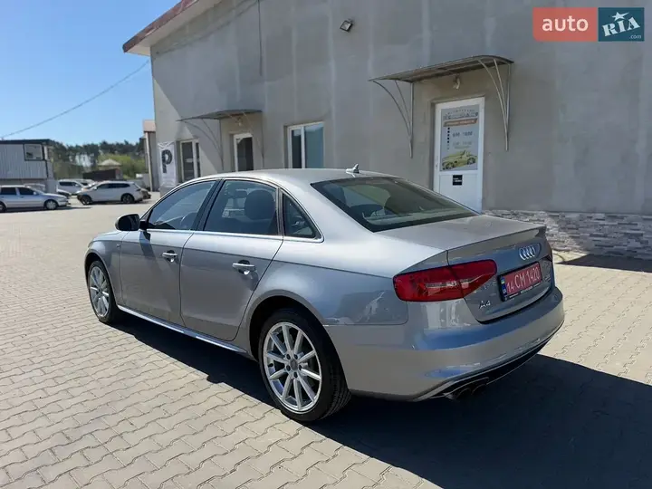 Audi A4 2014 photo 4