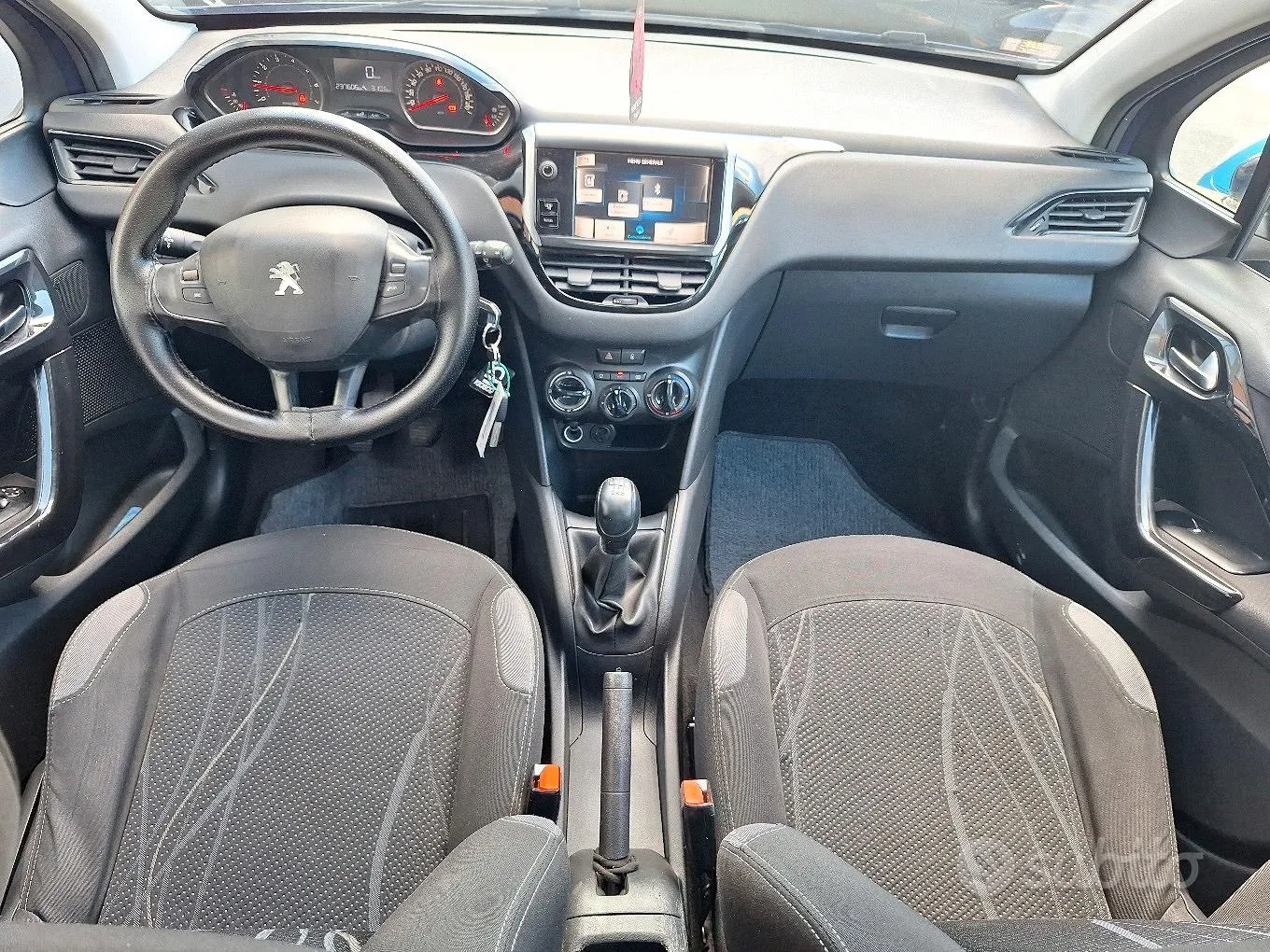 Peugeot 208 2012 photo 5