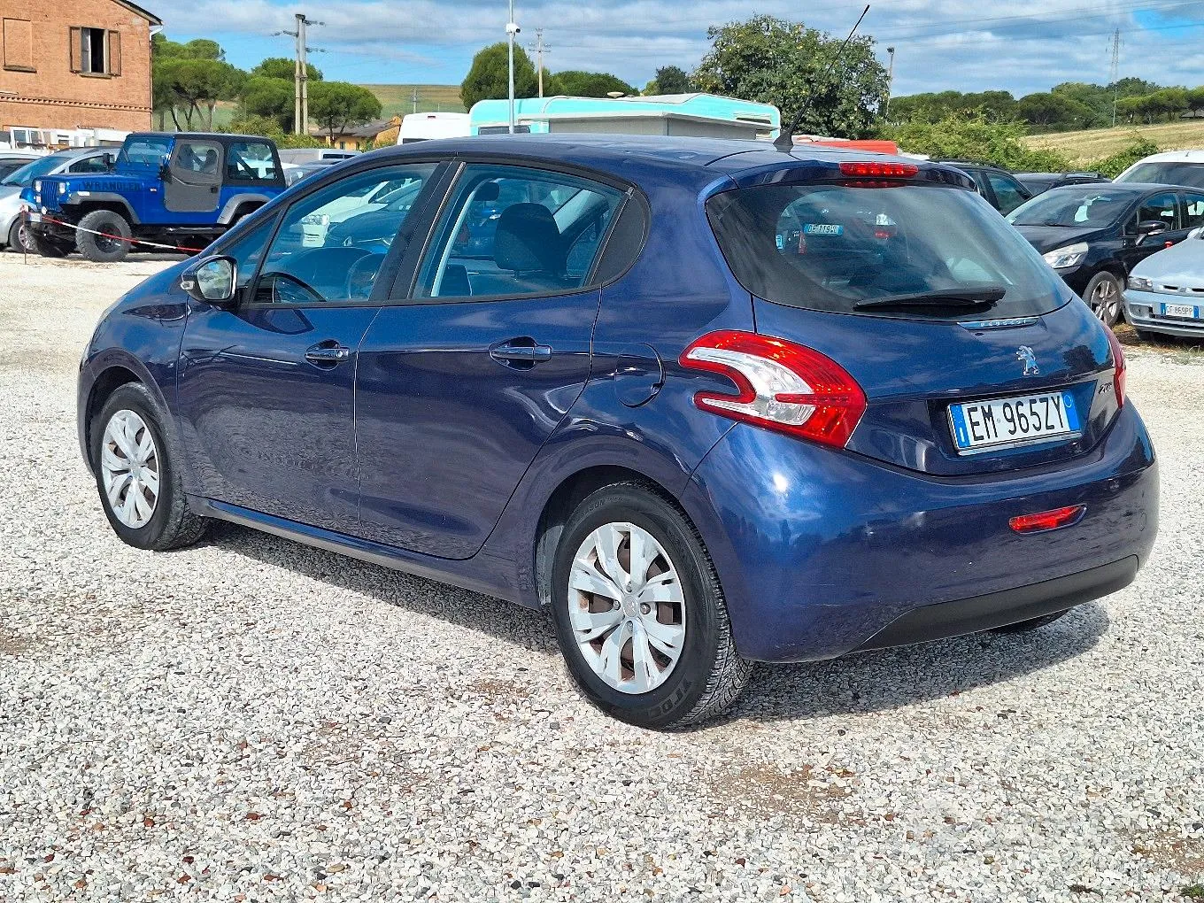 Peugeot 208 2012 photo 4