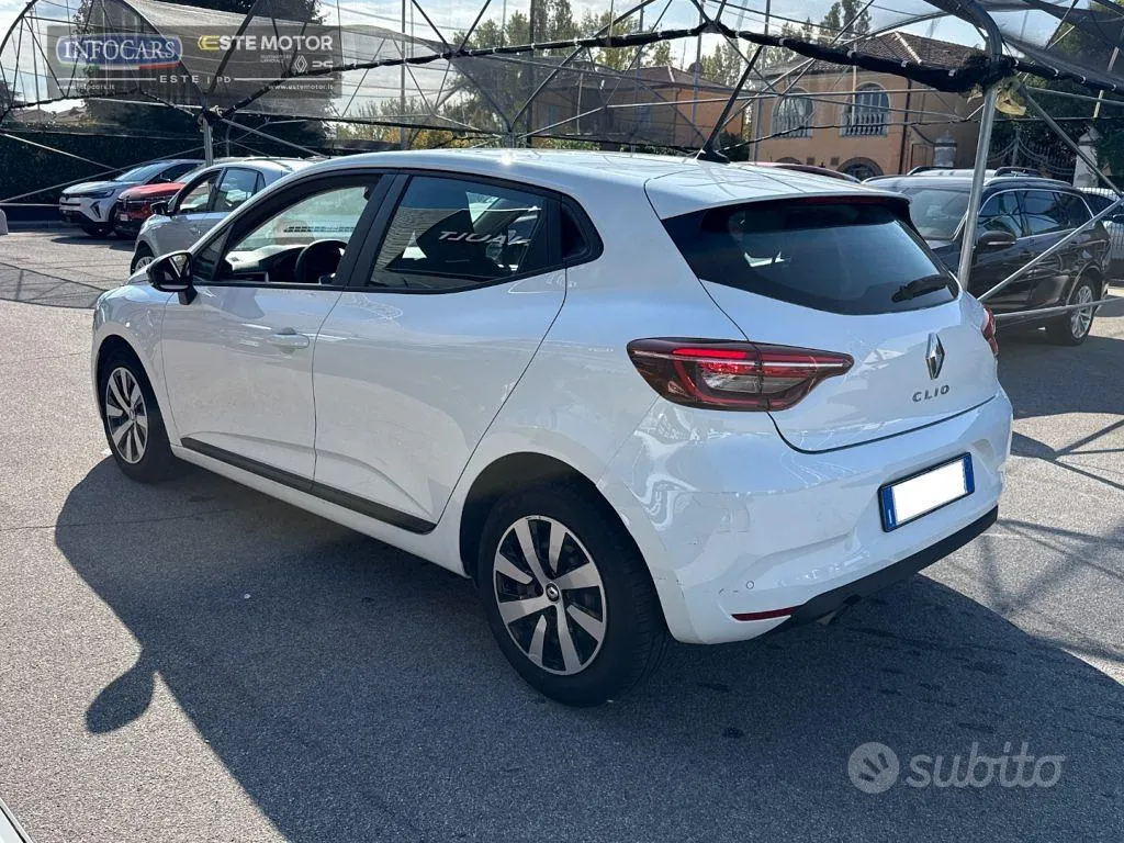 Renault Clio 2023 photo 2