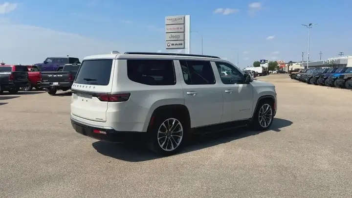 Jeep Wagoneer 2022 photo 5