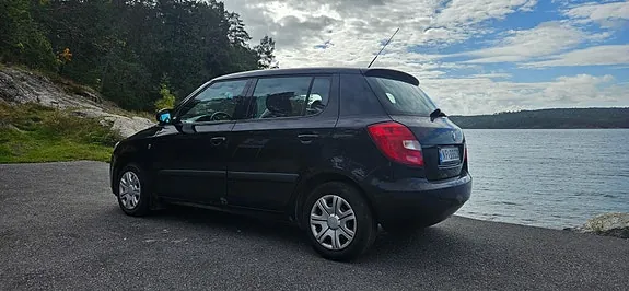Skoda Fabia 2008 photo 2