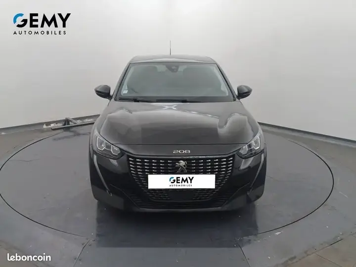Peugeot 208 2021 photo 2