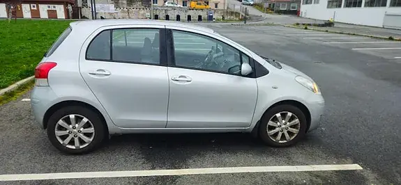 Toyota Yaris 2009 photo 3