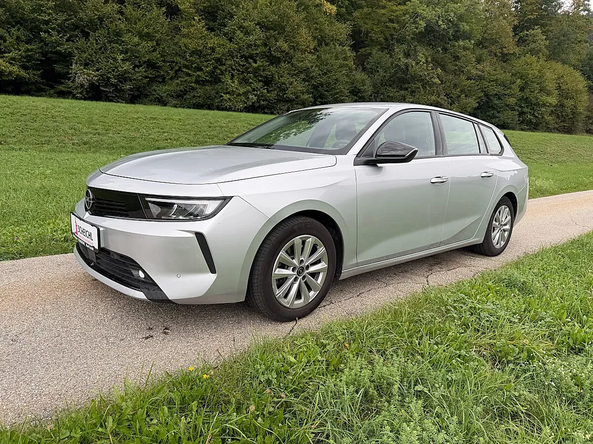 Opel Astra 2023 photo 2