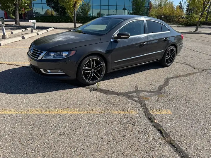 Volkswagen Passat 2013 photo 2