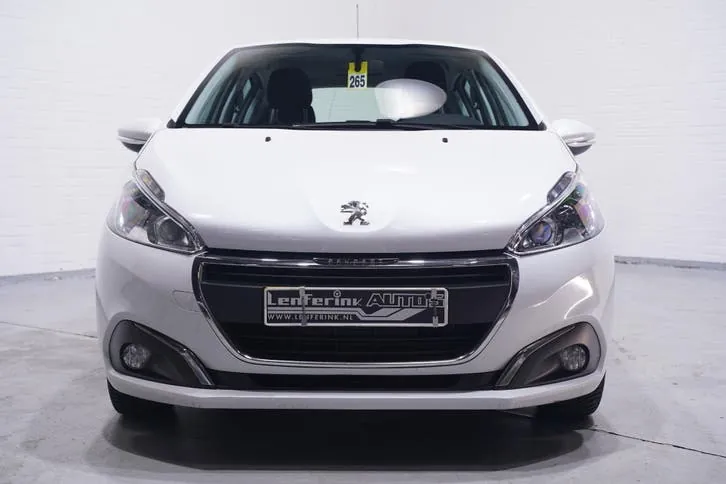 Peugeot 208 2018 photo 2