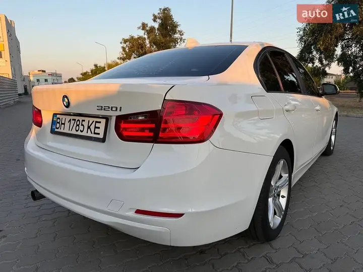BMW 3 Series 2015 photo 4