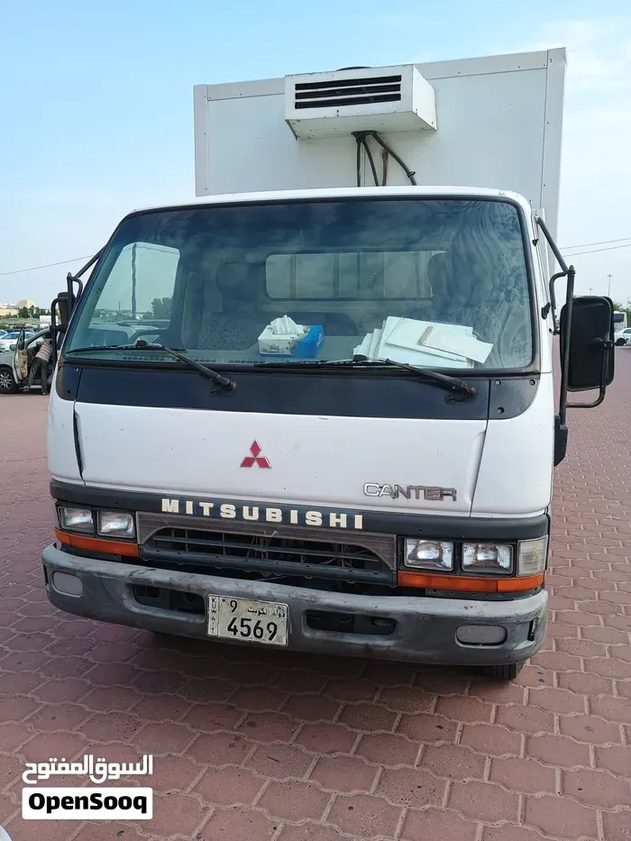 Mitsubishi Canter 2005 photo 2