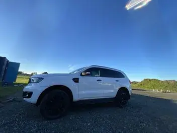 Ford Everest 2022 photo 2