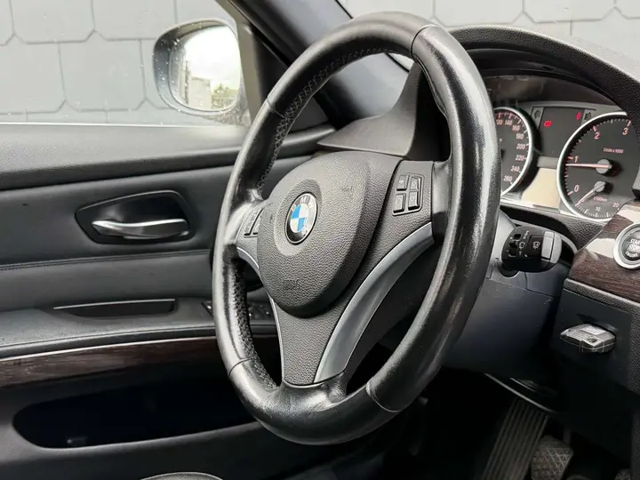 BMW 318D 2011 photo 5