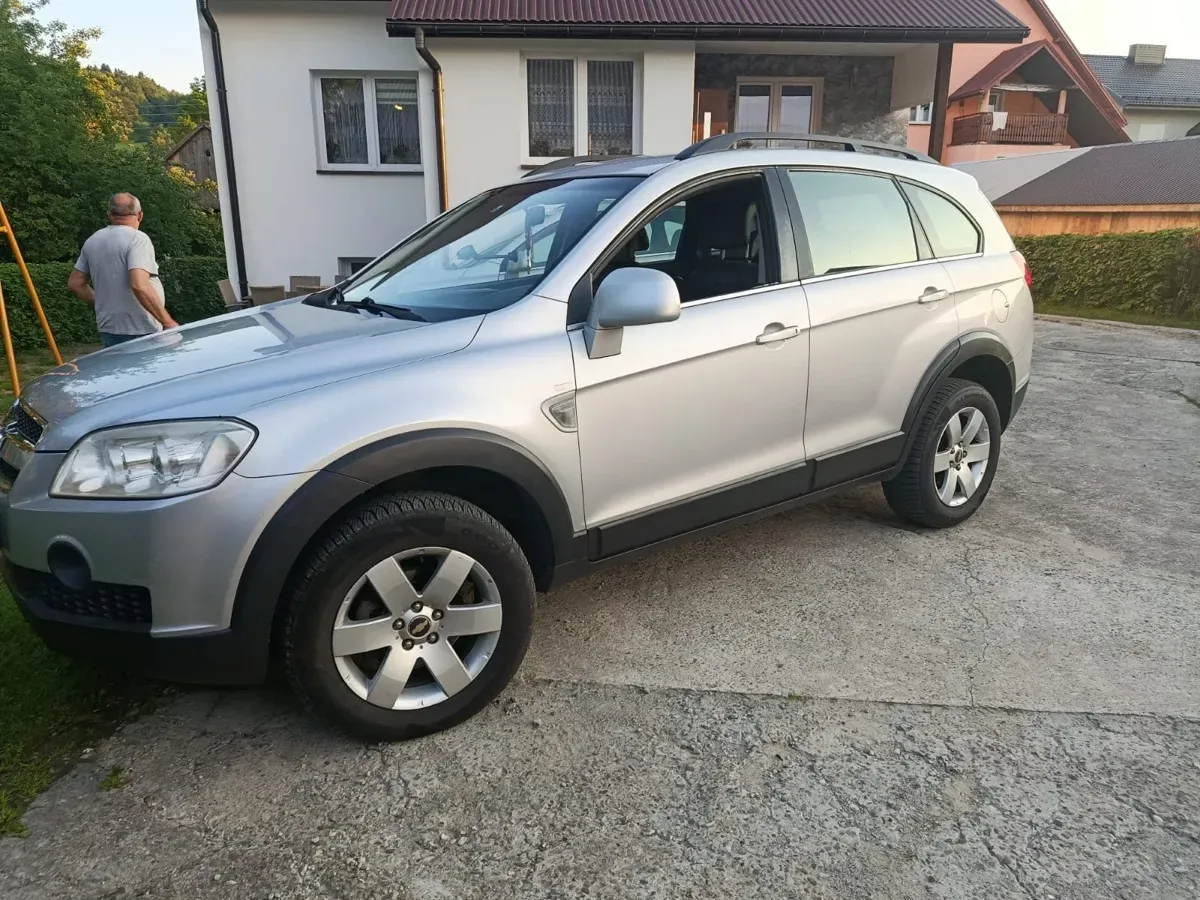 Chevrolet Captiva 2009 photo 2