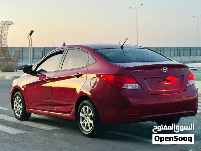 Hyundai Accent 2014 photo 4
