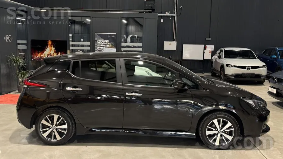 Nissan Leaf 2020 photo 2