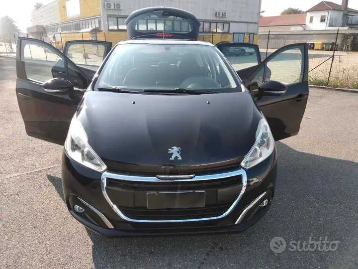 Peugeot 208 2015 photo 2